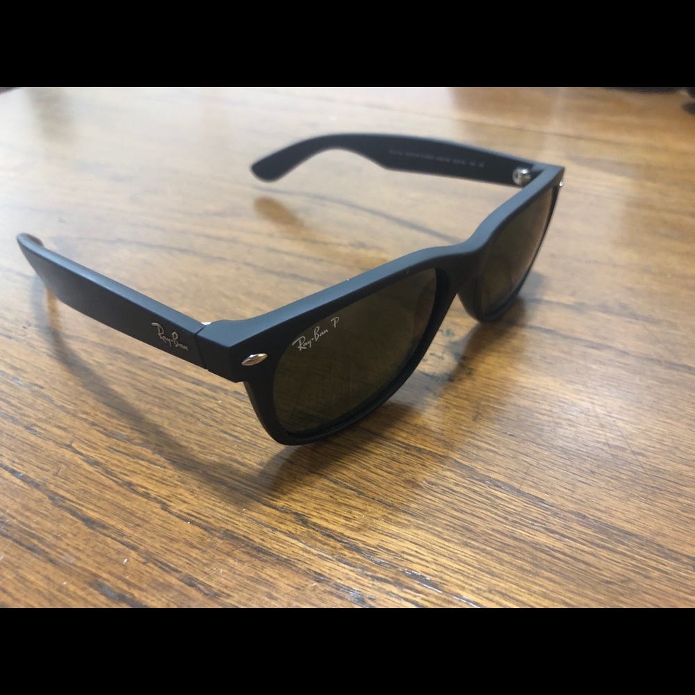 Ray Ban Wayfarer Matte Black Rubber Polarized